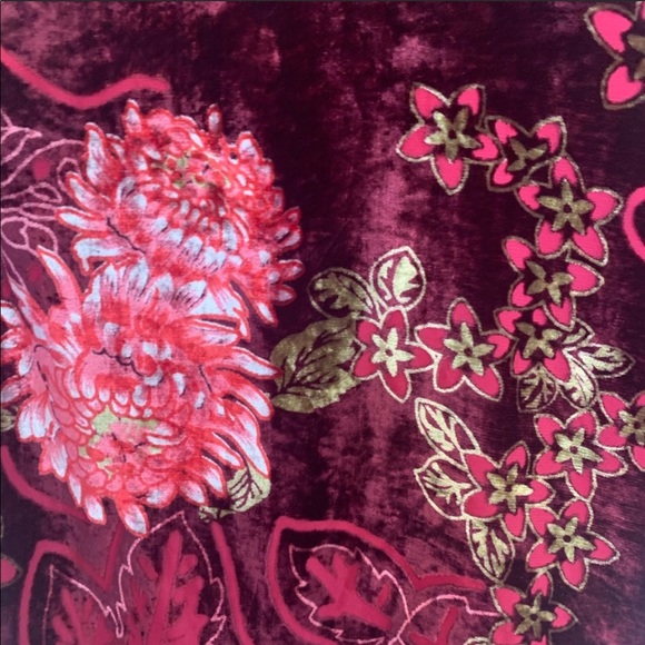 Velvet Tunic with flare sleeves, criss cross top - Picture 5 of 8
